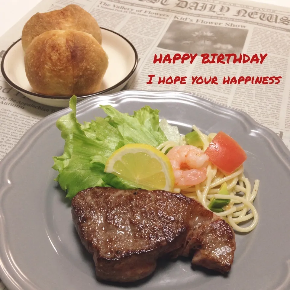 Snapdishの料理写真:♡♡ステーキでりんりんお誕生日おめでとう‼︎‼︎‼︎♡|ユッキーさん