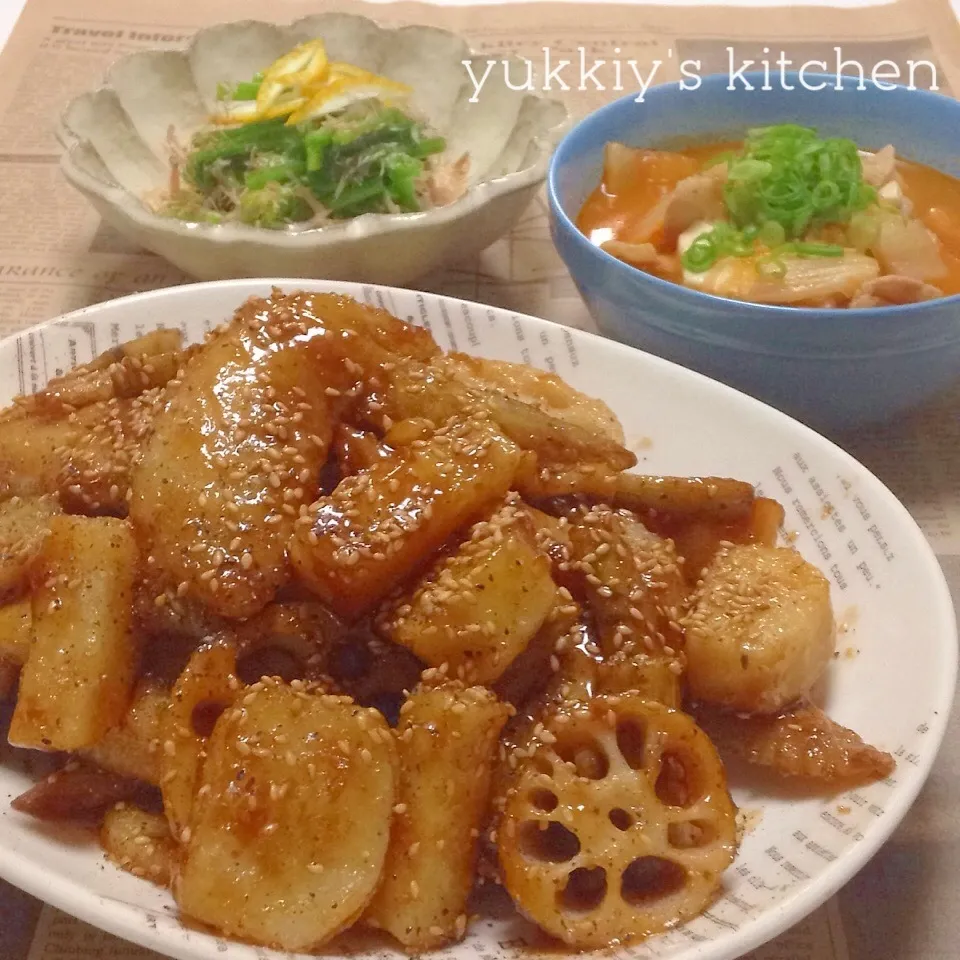 Snapdishの料理写真:♡手羽先と根菜の唐揚げ&豚キムチ味噌汁♡どっちもうまいよ〜♬|ユッキーさん