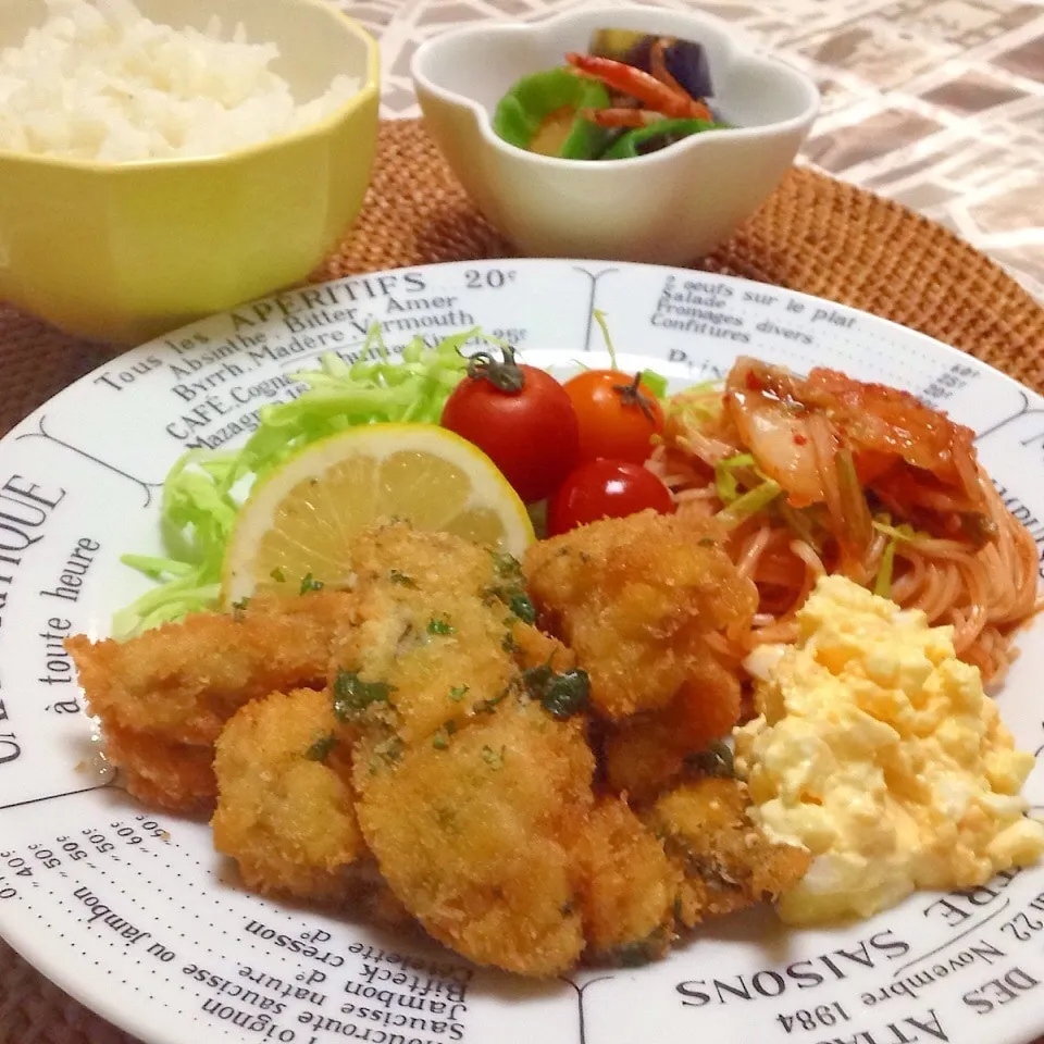 Snapdishの料理写真:◎カキフライ定食◎うまいな…♡|ユッキーさん