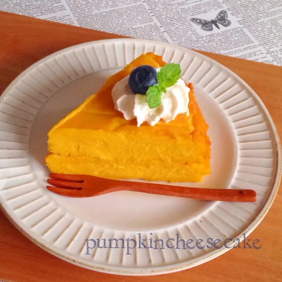 Snapdishの料理写真:♡まねっこカボチャのレアチーズケーキ♡|ユッキーさん