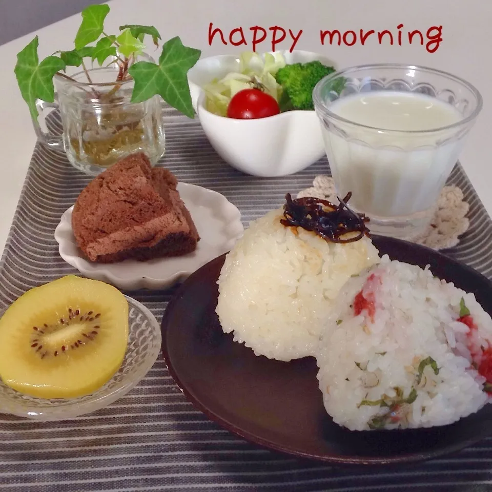 Snapdishの料理写真:◎おにぎり食べて暑さに負けないでがんばろ〜♪♪◎|ユッキーさん