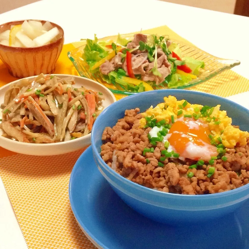 ◎そぼろごはん&冷しゃぶサラダ◎でガツガツ晩ごはん♪♪|ユッキーさん