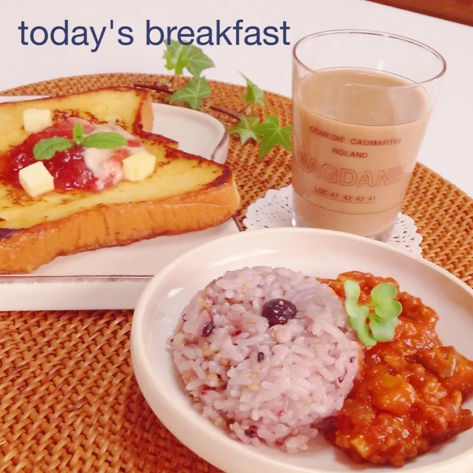 ◎ひき肉トマトカレー&フレンチトースト◎で朝ごはん♪♪|ユッキーさん