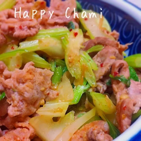 Snapdishの料理写真:豚肉のセロリ＆キムチ炒め|chamiさん