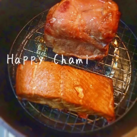 豚肉肩ロースとサーモンの燻製|chamiさん