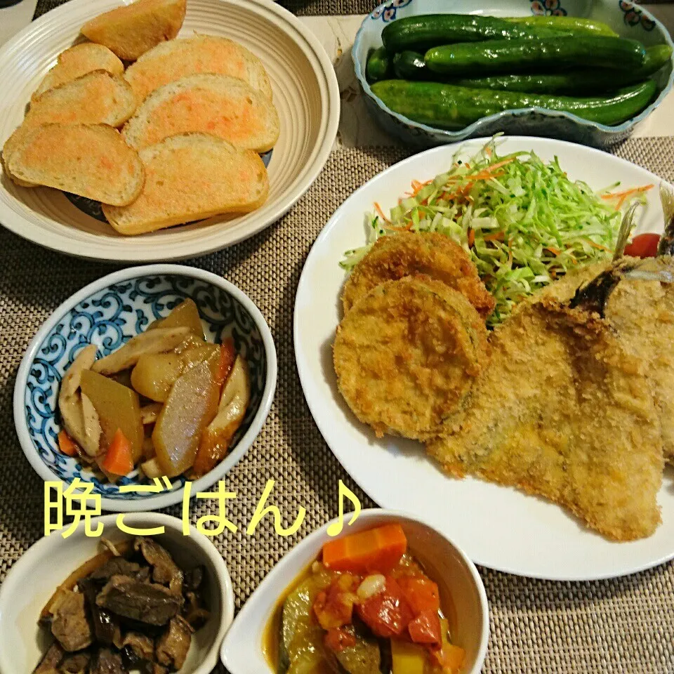 Snapdishの料理写真:今日の晩ごはん(鯵とズッキーニフライと…)|oomugiさん