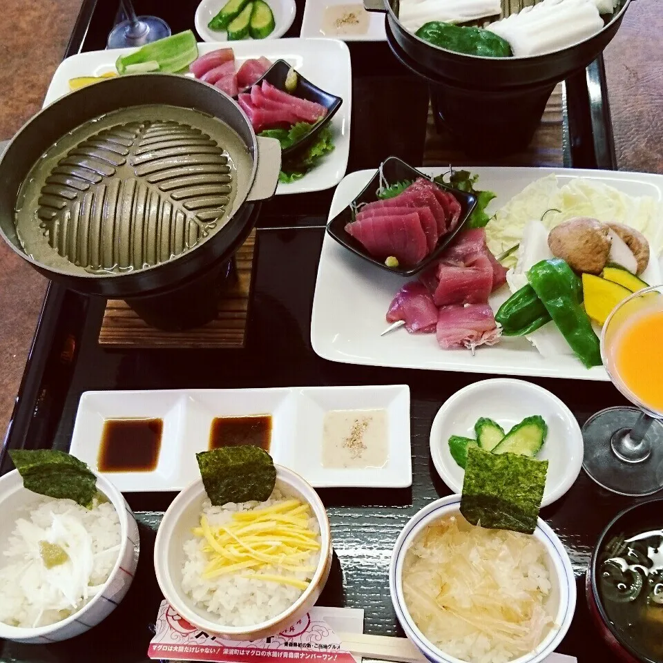 Snapdishの料理写真:昨日の深浦のマグステ丼(外食)|oomugiさん