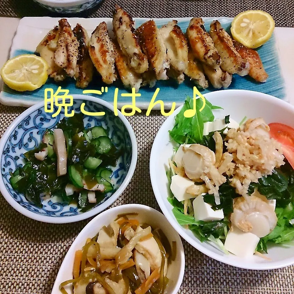 Snapdishの料理写真:今日の晩ごはん(手羽先の塩麹焼き鳥と…)|oomugiさん