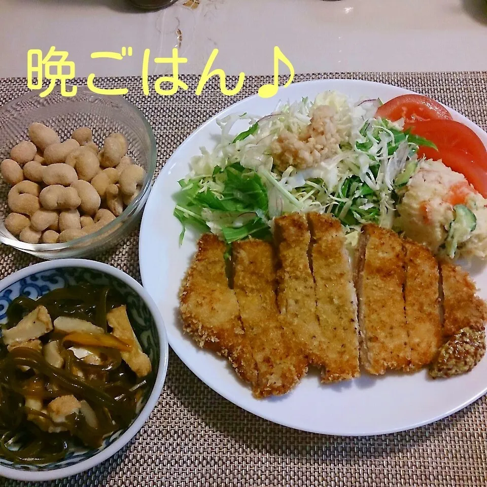 Snapdishの料理写真:今日の晩ごはん(塩麹豚カツと…)|oomugiさん