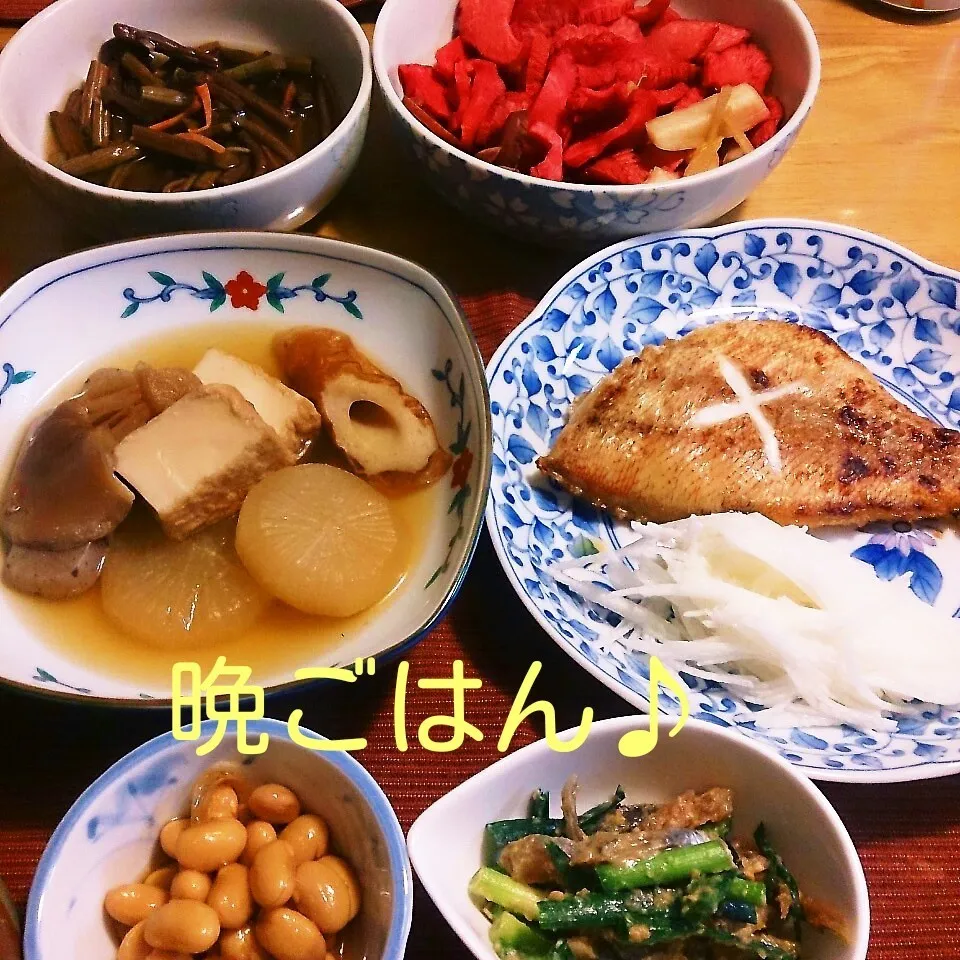 Snapdishの料理写真:今日の晩ごはん(赤魚の醤油麹漬け焼きと…)|oomugiさん