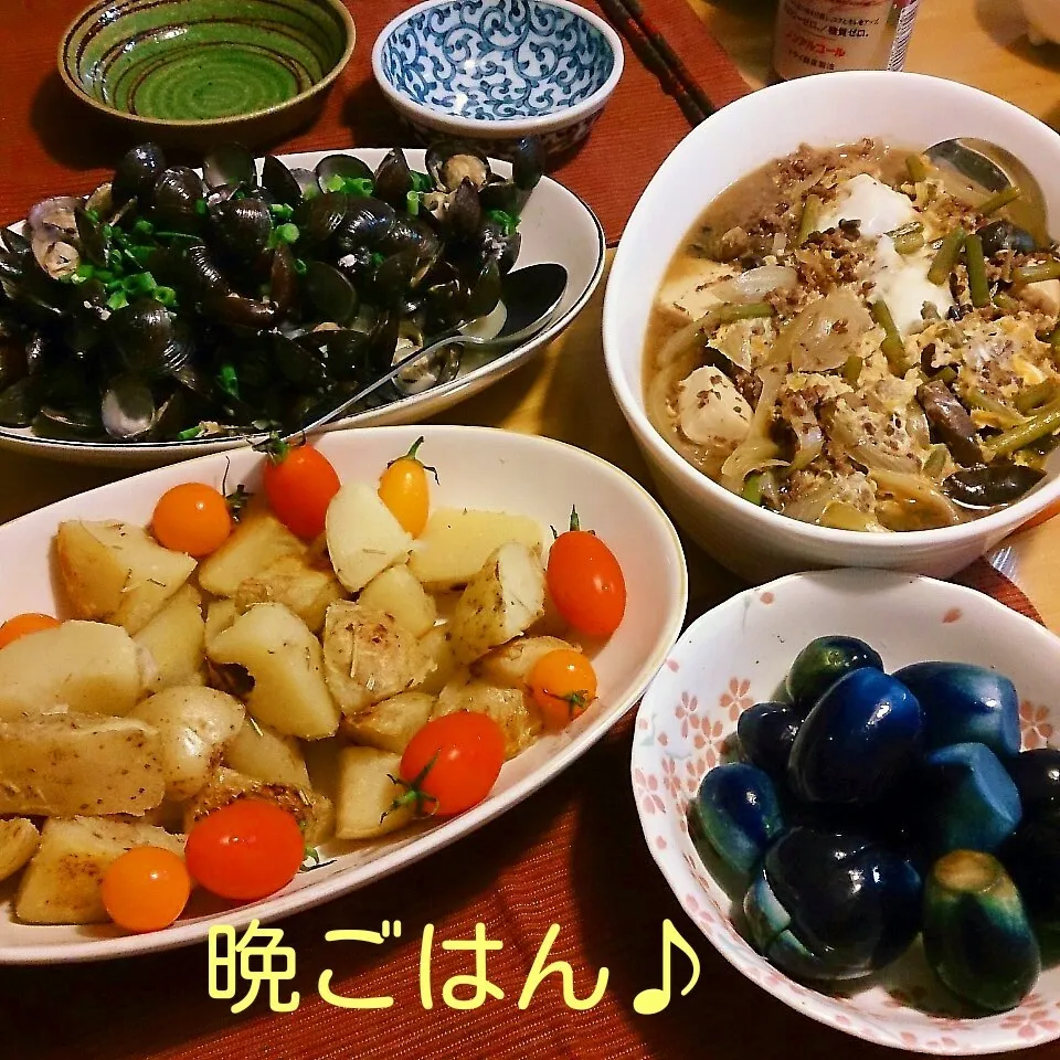 Snapdishの料理写真:今日の晩ごはん(牛肉のすき煮風煮込みと…)|oomugiさん