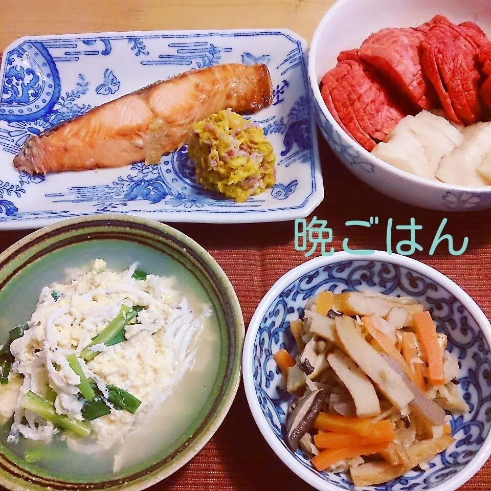 Snapdishの料理写真:今日の晩ごはん(白魚の卵とじと…)|oomugiさん