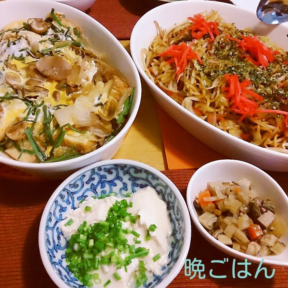 Snapdishの料理写真:今日の晩ごはん(牛肉と厚揚げのすき煮と…)|oomugiさん