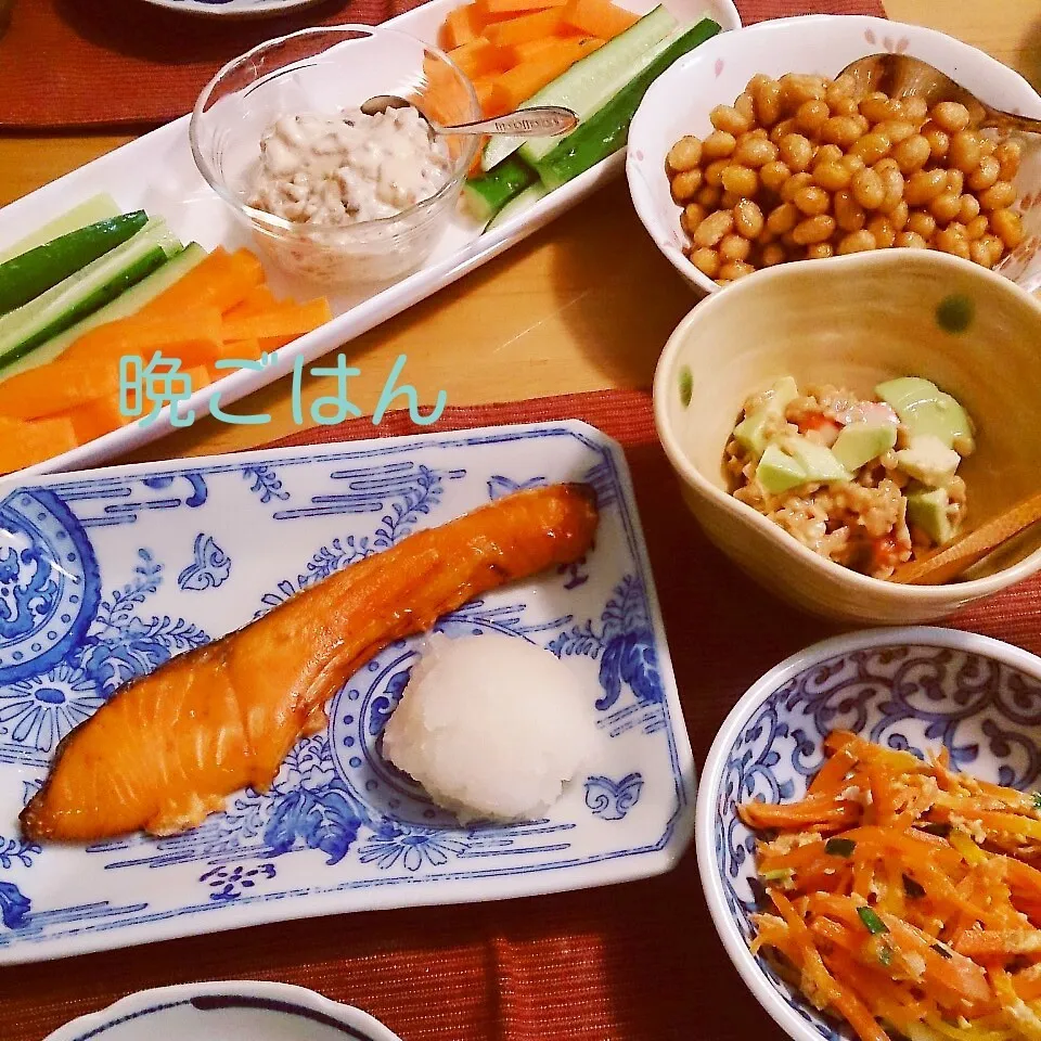 Snapdishの料理写真:今日の晩ごはん(塩鮭と…)|oomugiさん