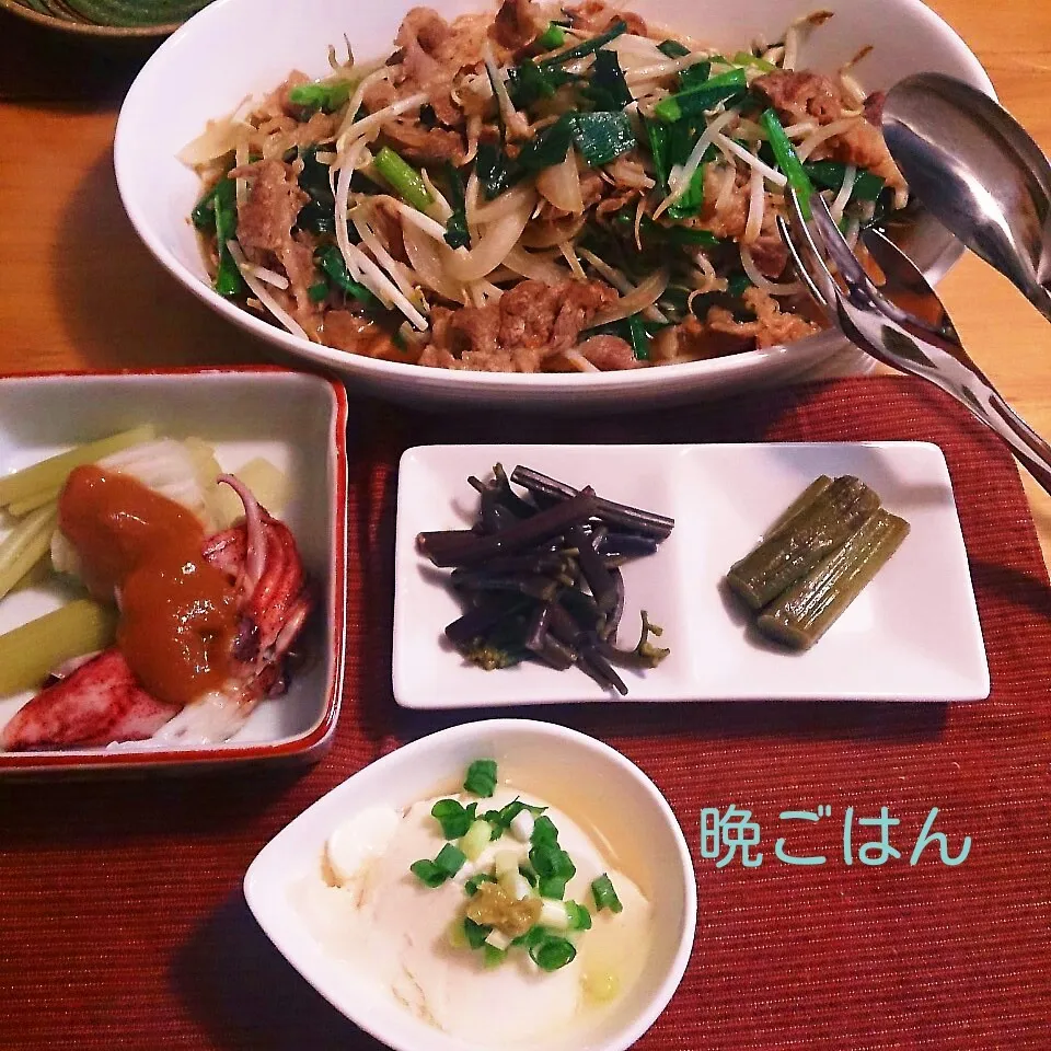 Snapdishの料理写真:今日の晩ごはん(牛肉野菜炒めと…)|oomugiさん