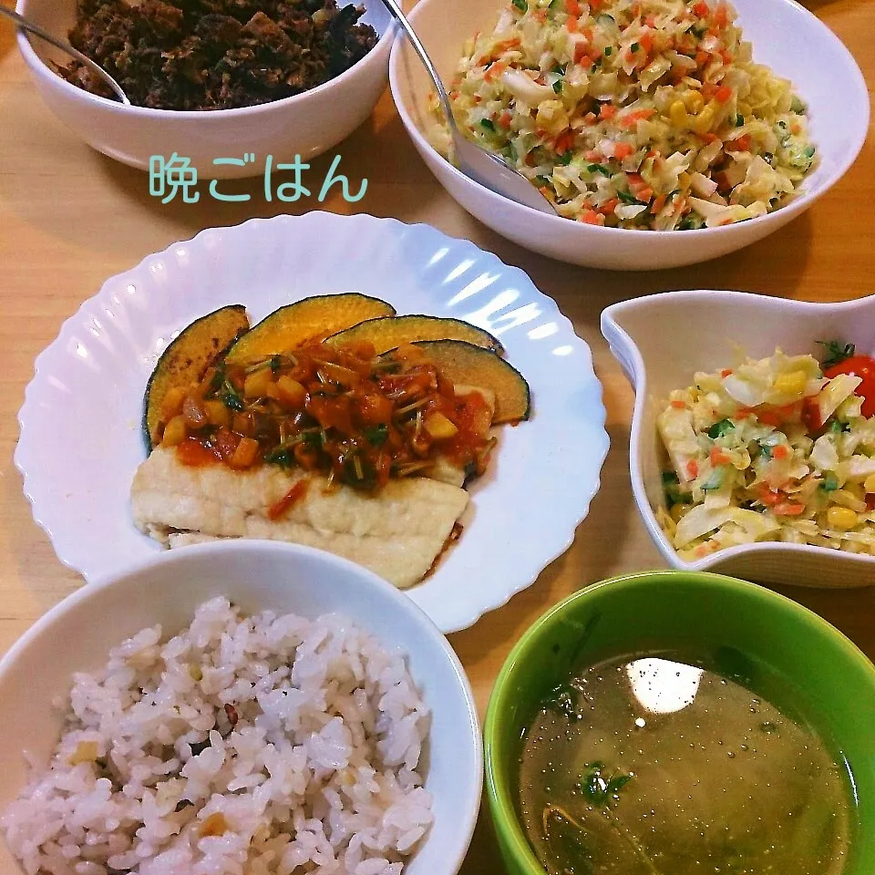 Snapdishの料理写真:こむぎ家の晩ごはん(カレイのムニエルと…)|oomugiさん