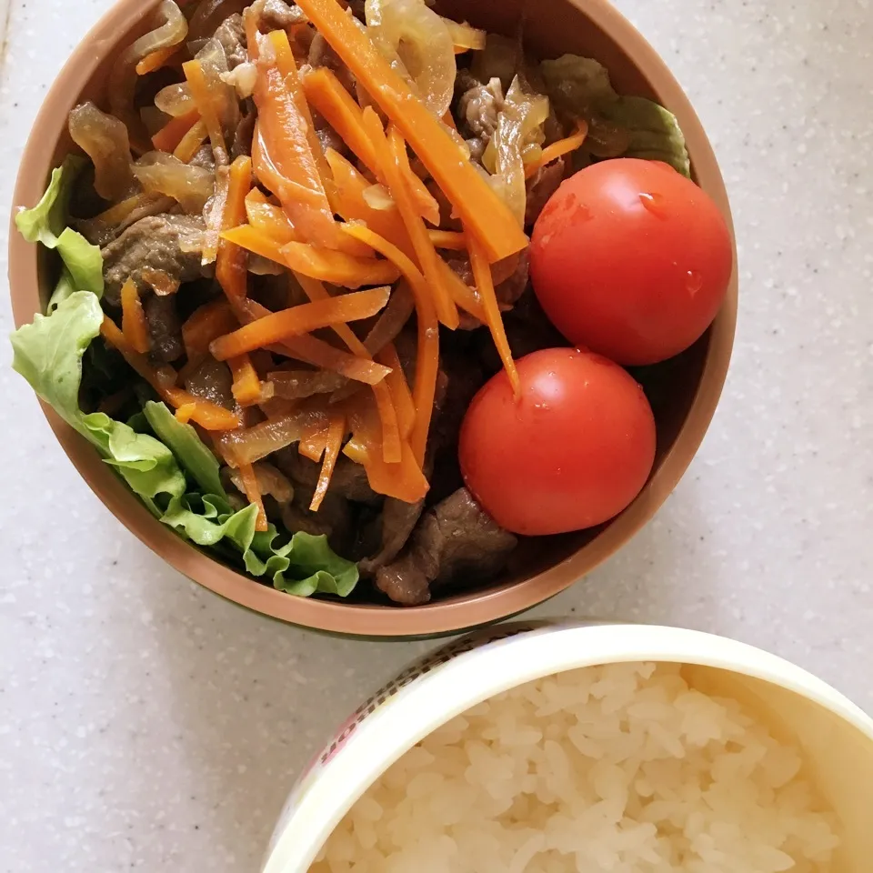 牛丼弁当〜♪|ぴっぴさん