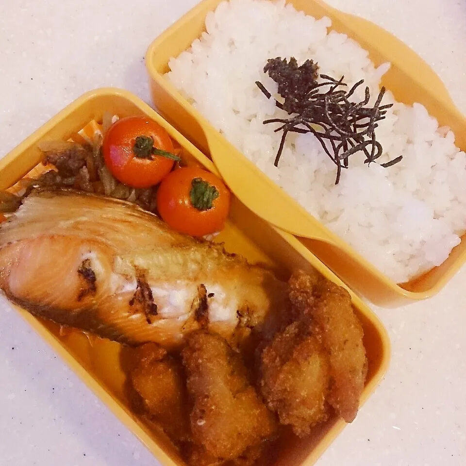 Snapdishの料理写真:シャケ弁当～♪|ぴっぴさん