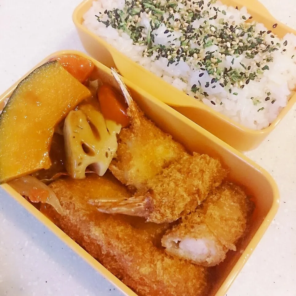 Snapdishの料理写真:海鮮フライ弁当～♪|ぴっぴさん