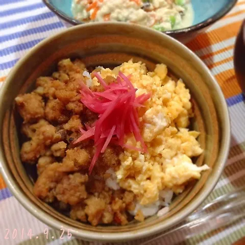 鶏そぼろ丼♡|naokkumabonyariさん