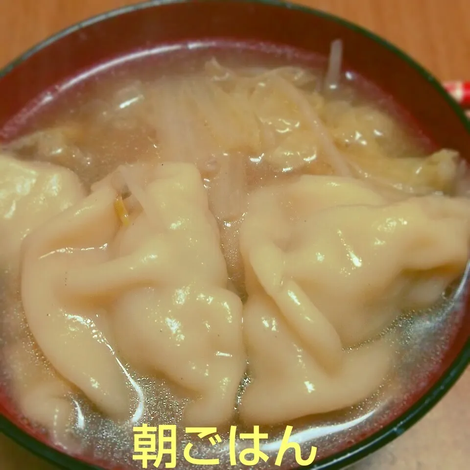 Snapdishの料理写真:野菜たっぷり水餃子スープ|I am hungry familyさん