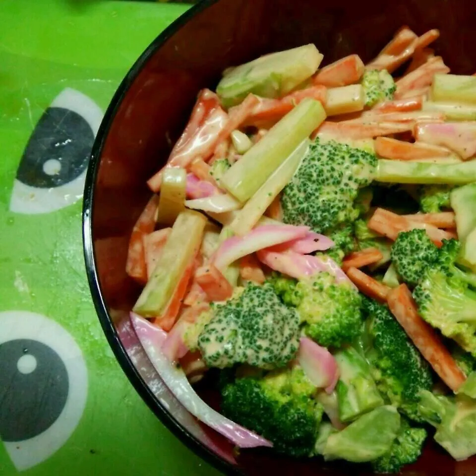 BROCCOLI Green Salad|I am hungry familyさん