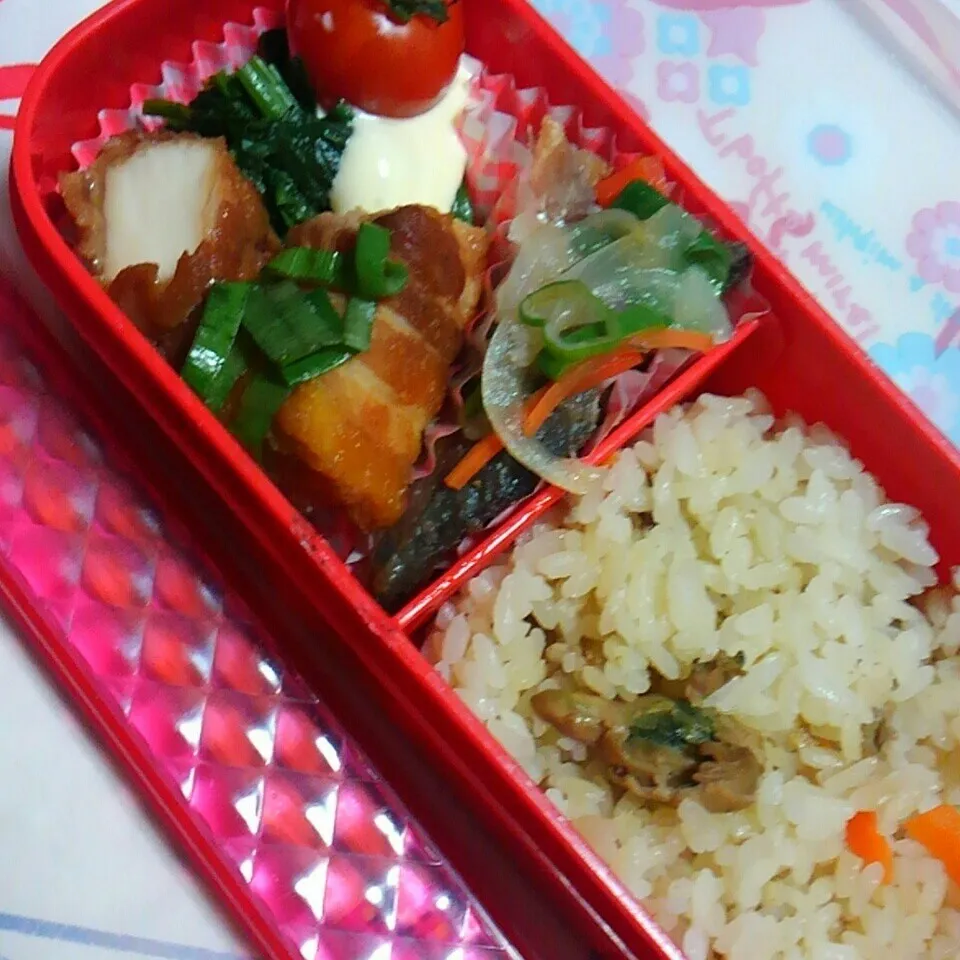 牡蠣ご飯と昨夜の残りのお弁当♪|ころりんさん