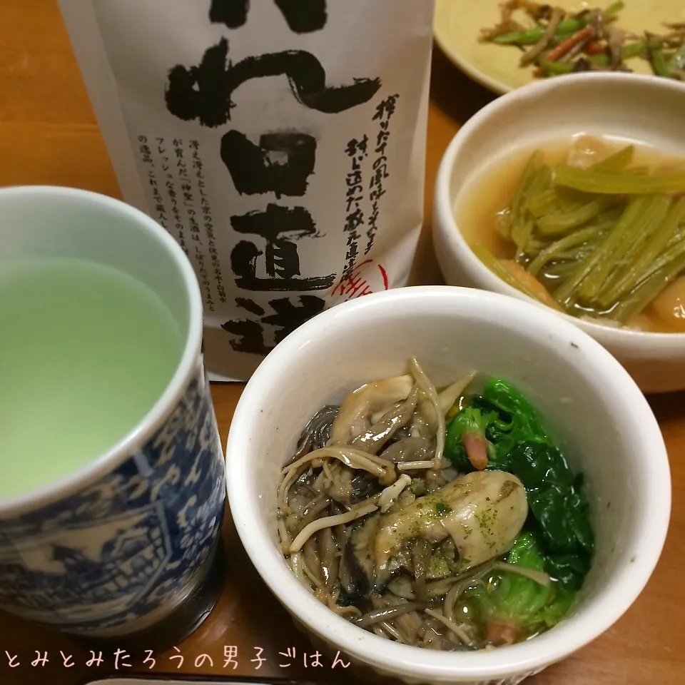 Snapdishの料理写真:浦村牡蠣とキノコとほうれん草のアヒージョと葉ごぼう炊いたん♪|とみとみたろうの男子ごはん♪さん