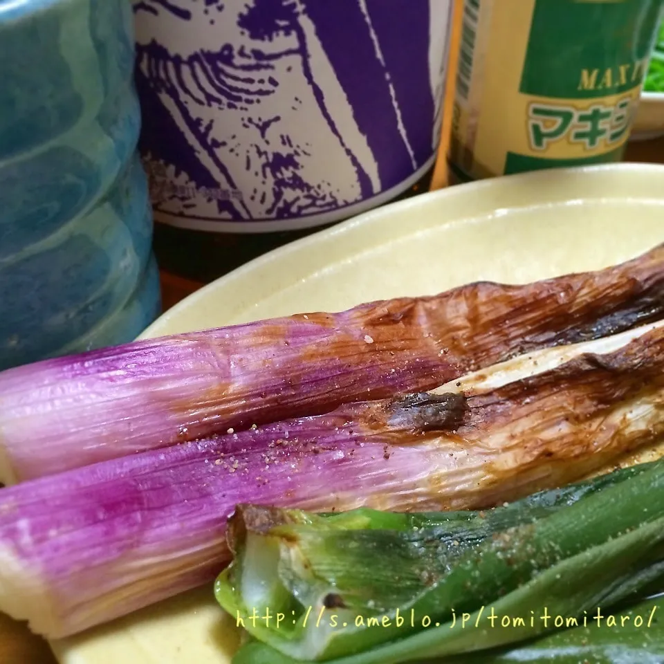 赤ネギの一本焼き〜♪|とみとみたろうの男子ごはん♪さん