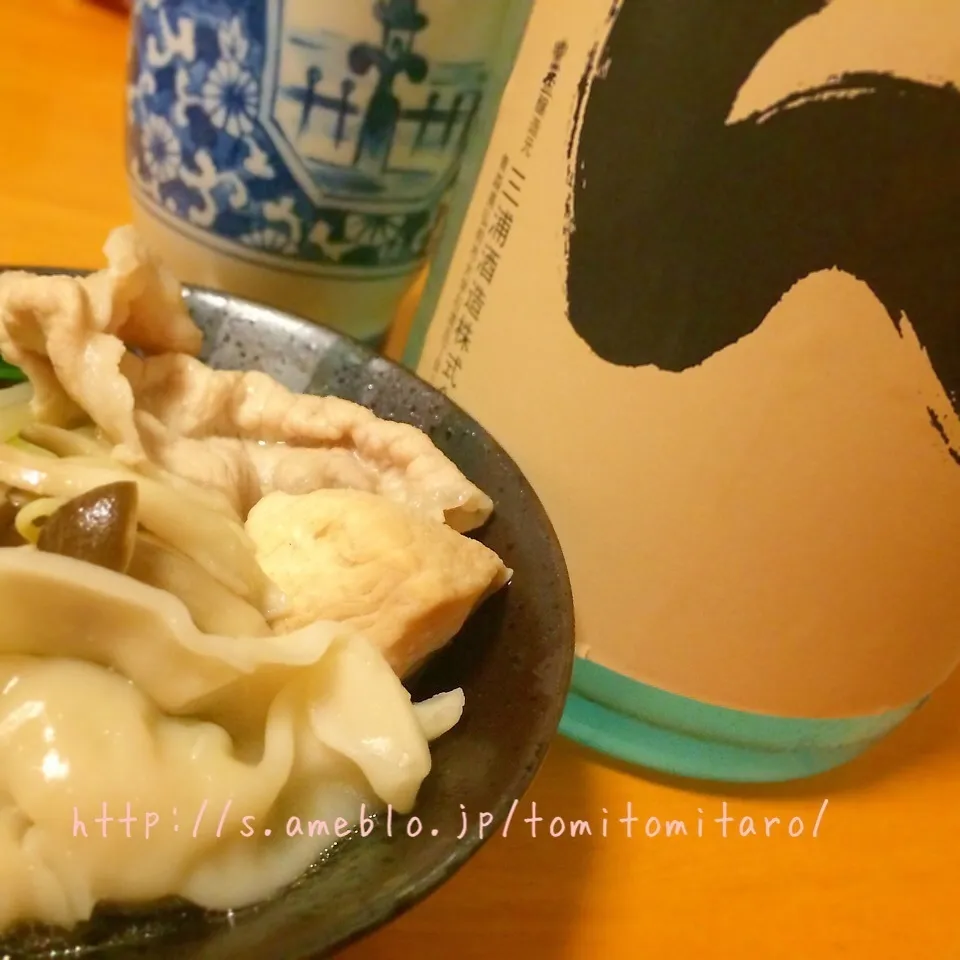 日本酒『ん』にあう餃子鍋〜♪|とみとみたろうの男子ごはん♪さん