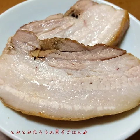 Snapdishの料理写真:むっちゃホワイトな豚バラチャーシュー♪|とみとみたろうの男子ごはん♪さん