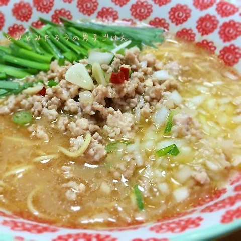 げきから入り！塩とんこつ台湾ラーメン！！|とみとみたろうの男子ごはん♪さん