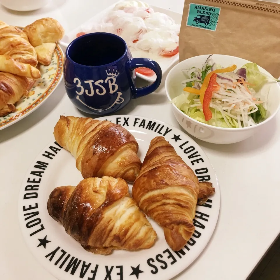 旦那様のためにクロワッサン🥐焼いてみた(*^▽^*)|ち〜さん