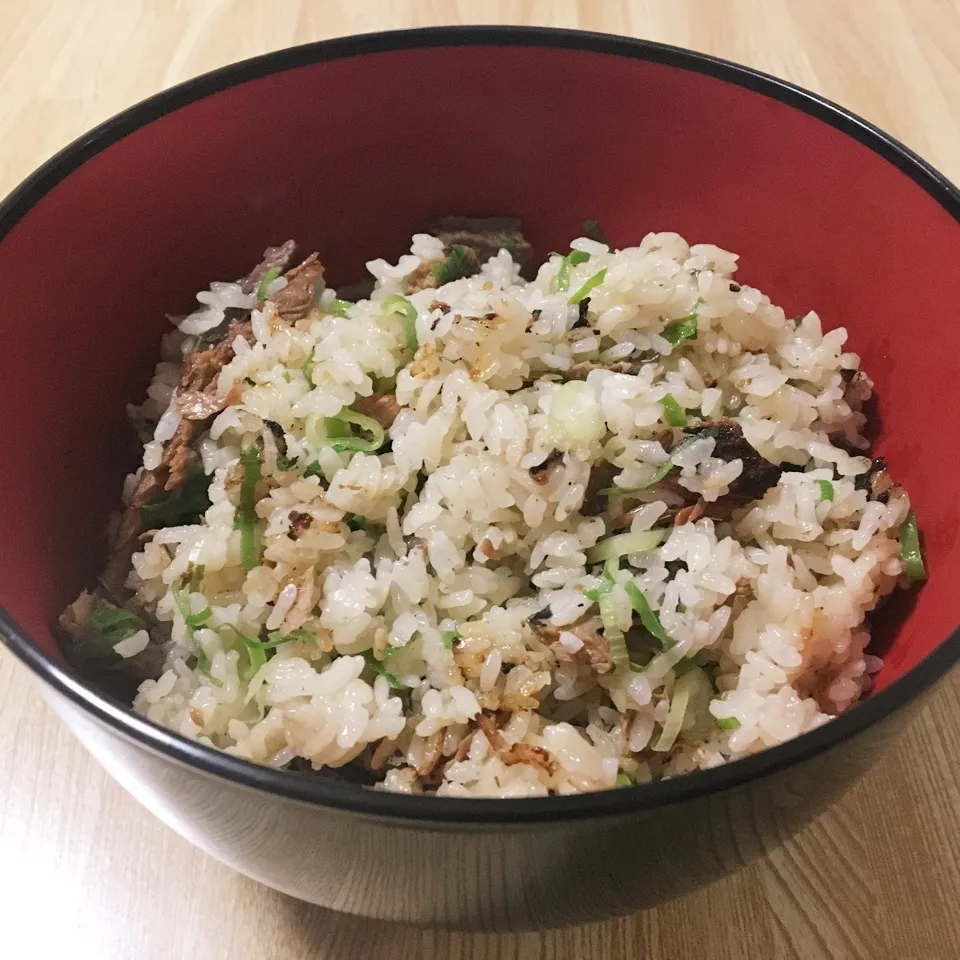 【飯研】さんまの蒲焼缶de炊き込みご飯|まぁたんさん