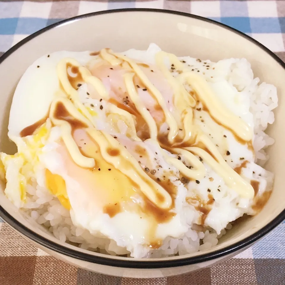 Snapdishの料理写真:目玉焼き丼|まぁたんさん