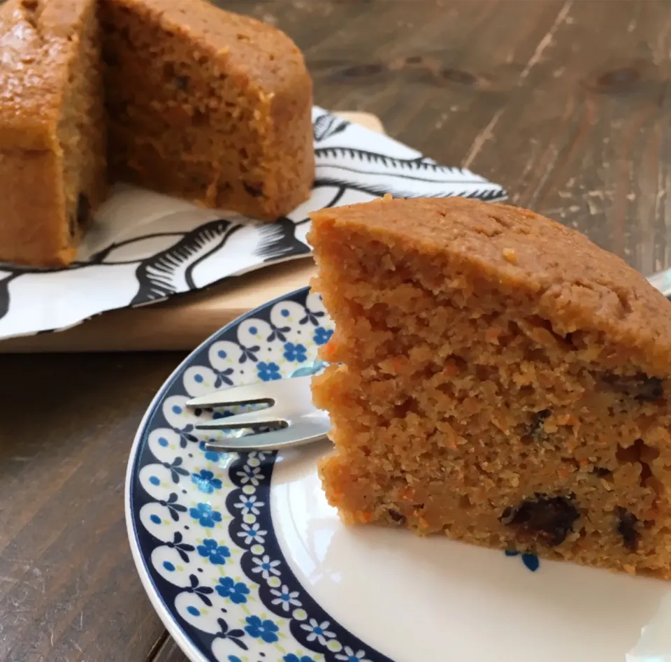 Snapdishの料理写真:にんじんケーキ素朴版🥕ʕ-̼͡-ʔ🥕|七海さん