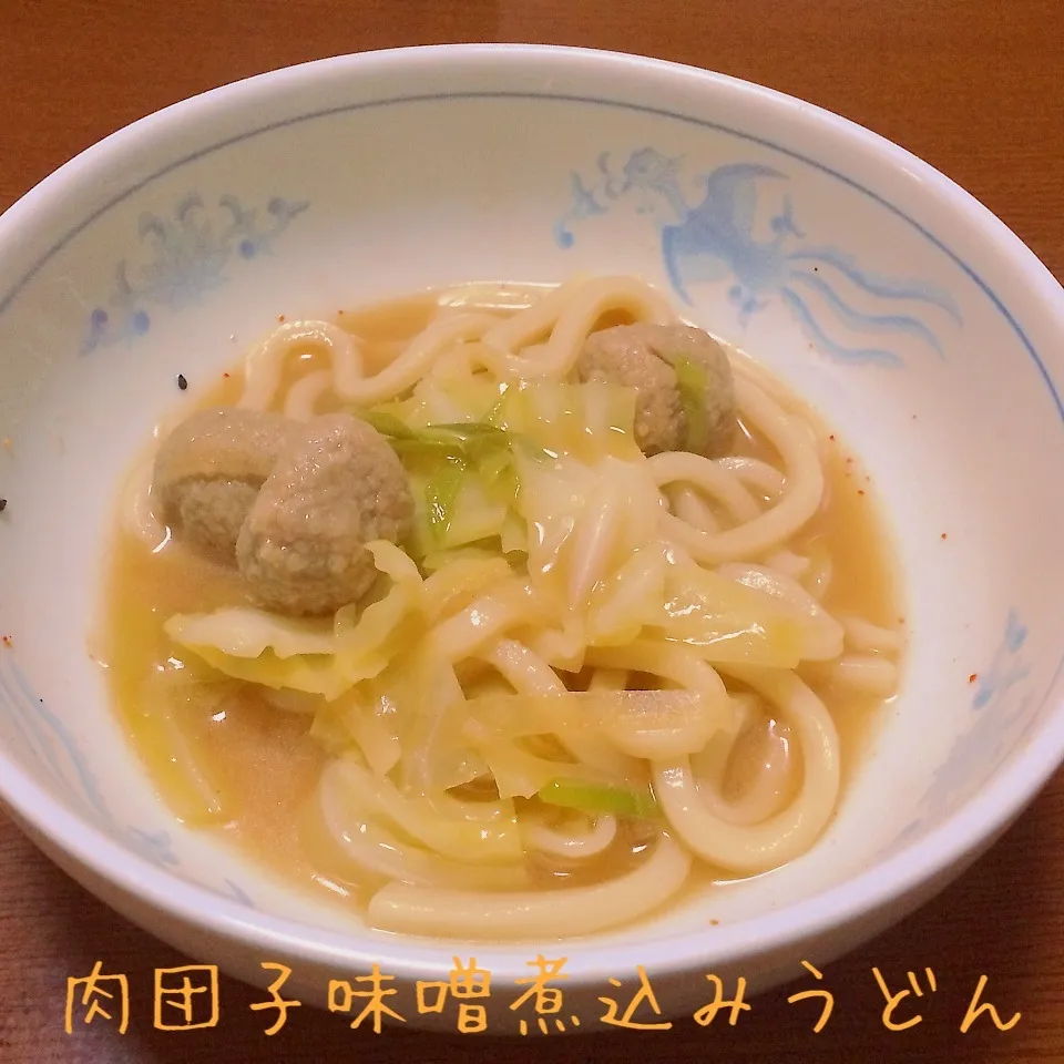 肉団子味噌煮込みうどん|まぁたんさん