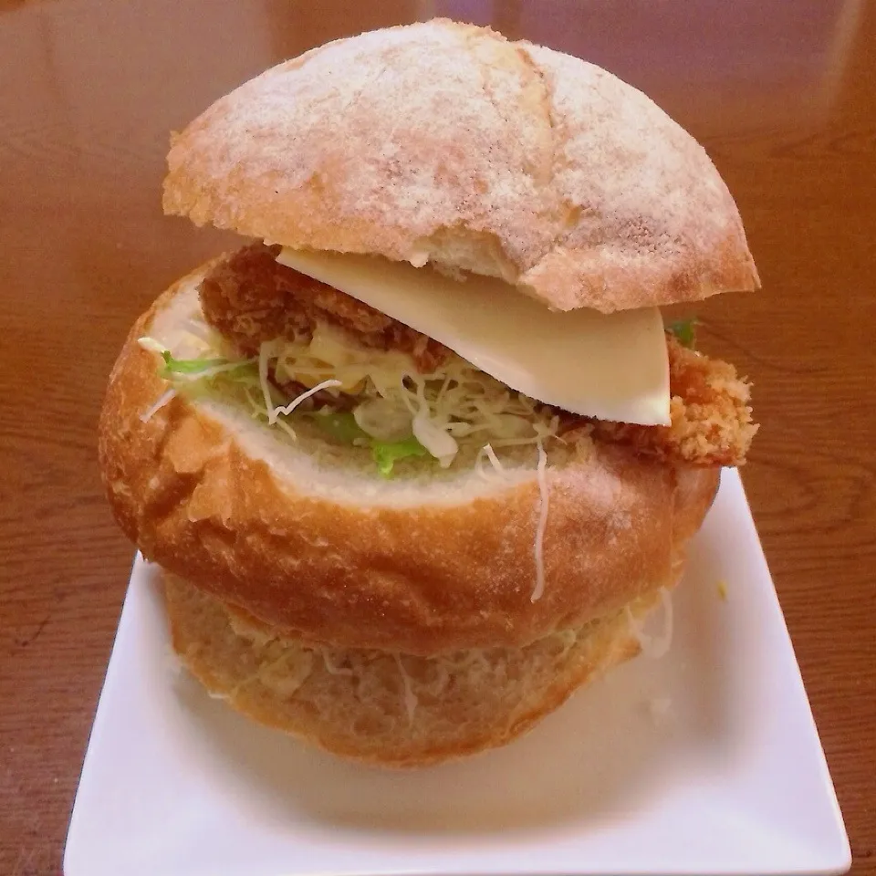 ビッグチーズチキンカツバーガー|まぁたんさん