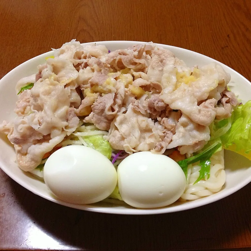 冷しゃぶサラダうどんおろし生姜ポン酢|まぁたんさん