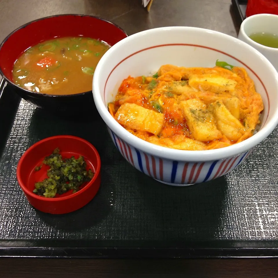 なか卯の衣笠丼＆豚汁|まぁたんさん