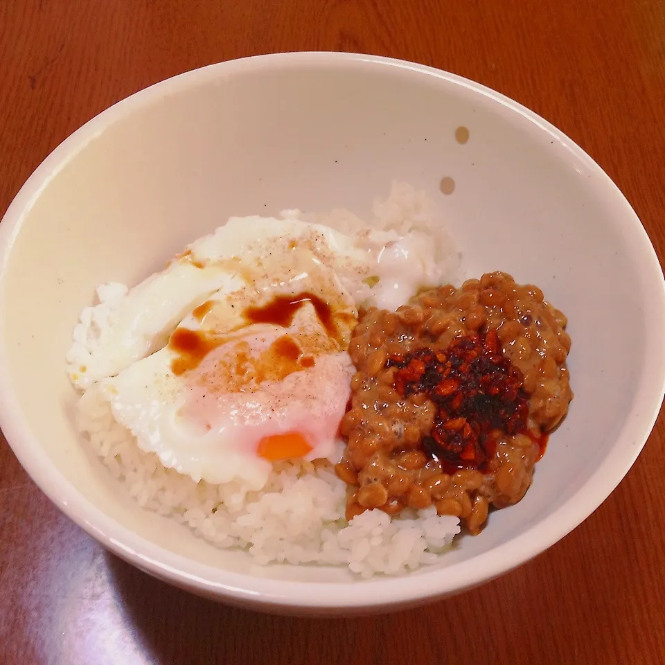 目玉焼き＆納豆ご飯|まぁたんさん