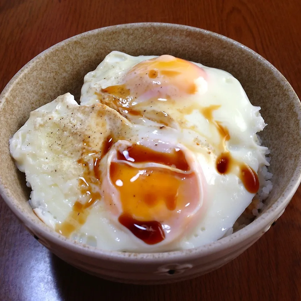 目玉焼き丼|まぁたんさん