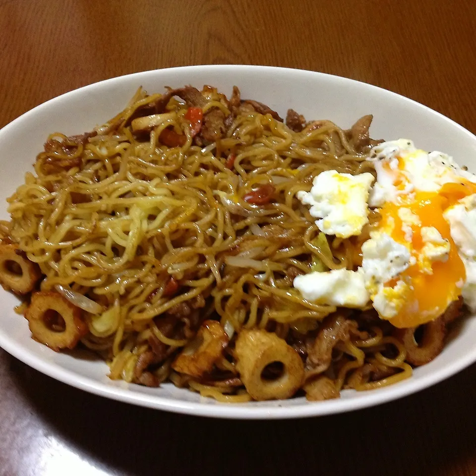 焼きそばｏｎ目玉焼き|まぁたんさん