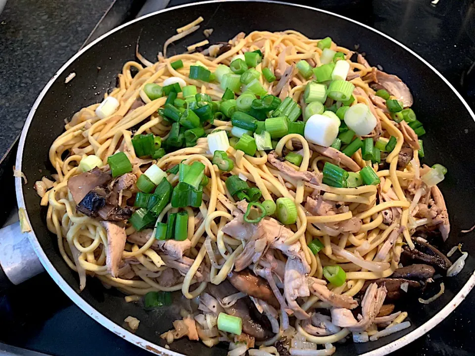 Braised egg noodle with chicken and mushroom|Ong Sor Fernさん