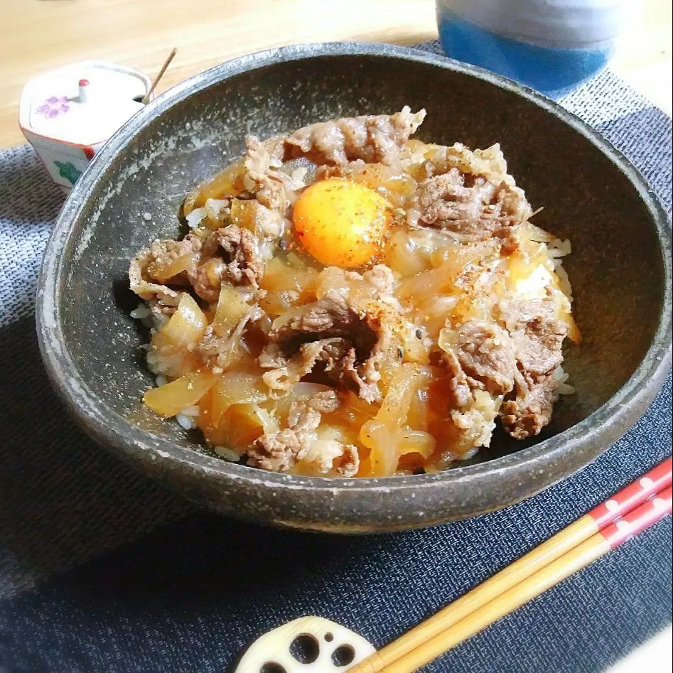 Snapdishの料理写真:砂糖、味醂、出汁要らずでも旨みたっぷり！甘酒で作る牛丼|sakurakoさん