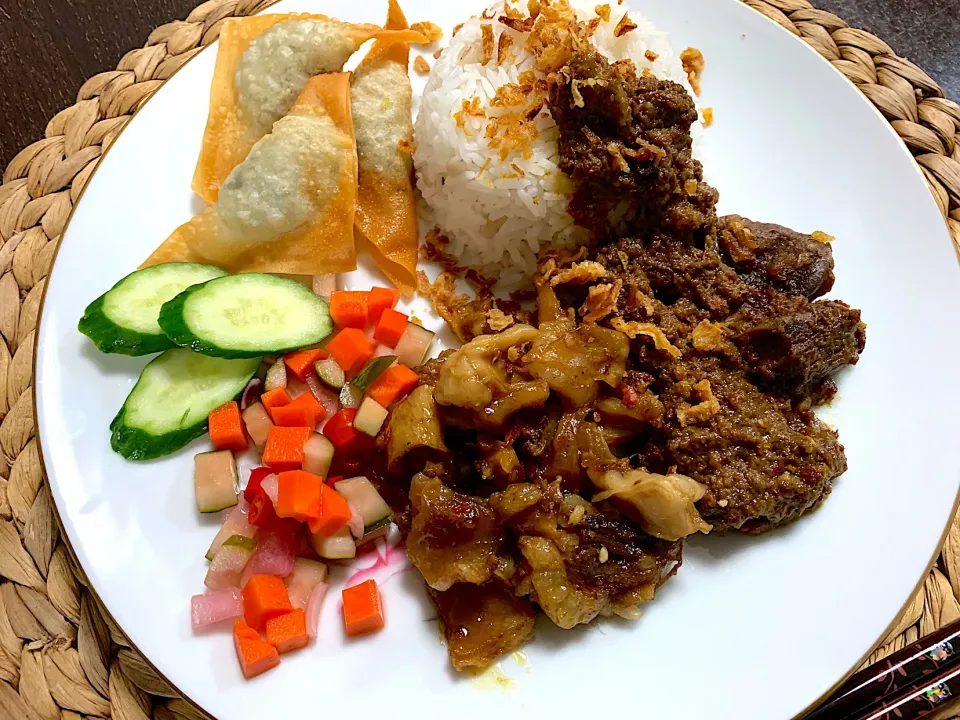 Nasi rendang|yeni kartikasariさん