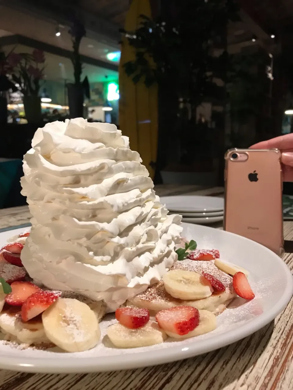 11月30日晩ご飯。職場の人と、コナズコーヒー でパンケーキ🥞胸焼けしそう(-_-)|あやさん