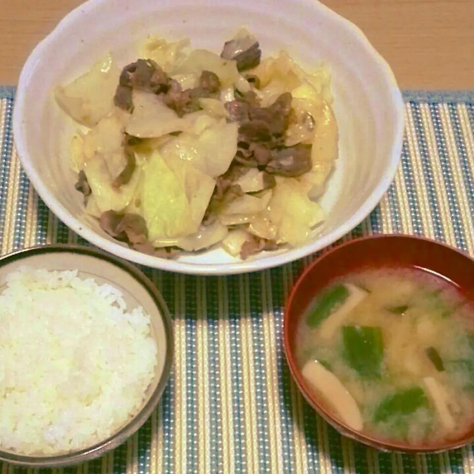 Snapdishの料理写真:キャベツとラム肉の野菜炒め|やこめし亭さん