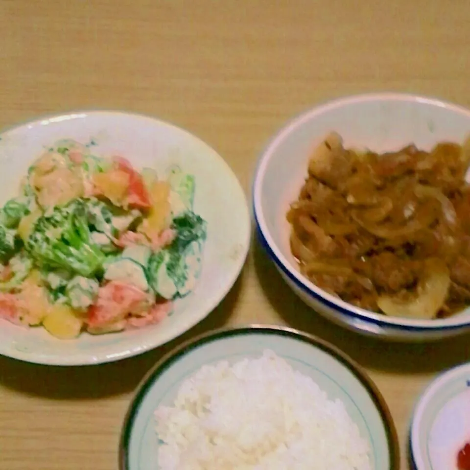 Snapdishの料理写真:玉ねぎと豚肉の味噌炒め|やこめし亭さん