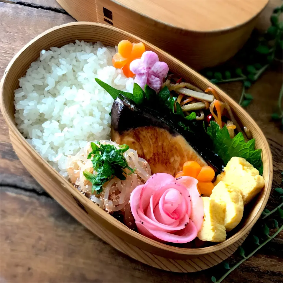 ぶりの照り焼き弁当🍱|呑兵衛料理家 おねこさん